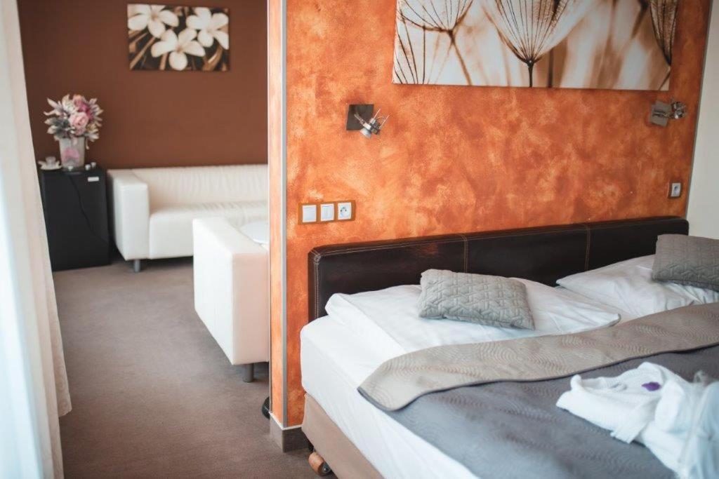 Wellness Hotel Lucia Veselí nad Lužnicí Zewnętrze zdjęcie