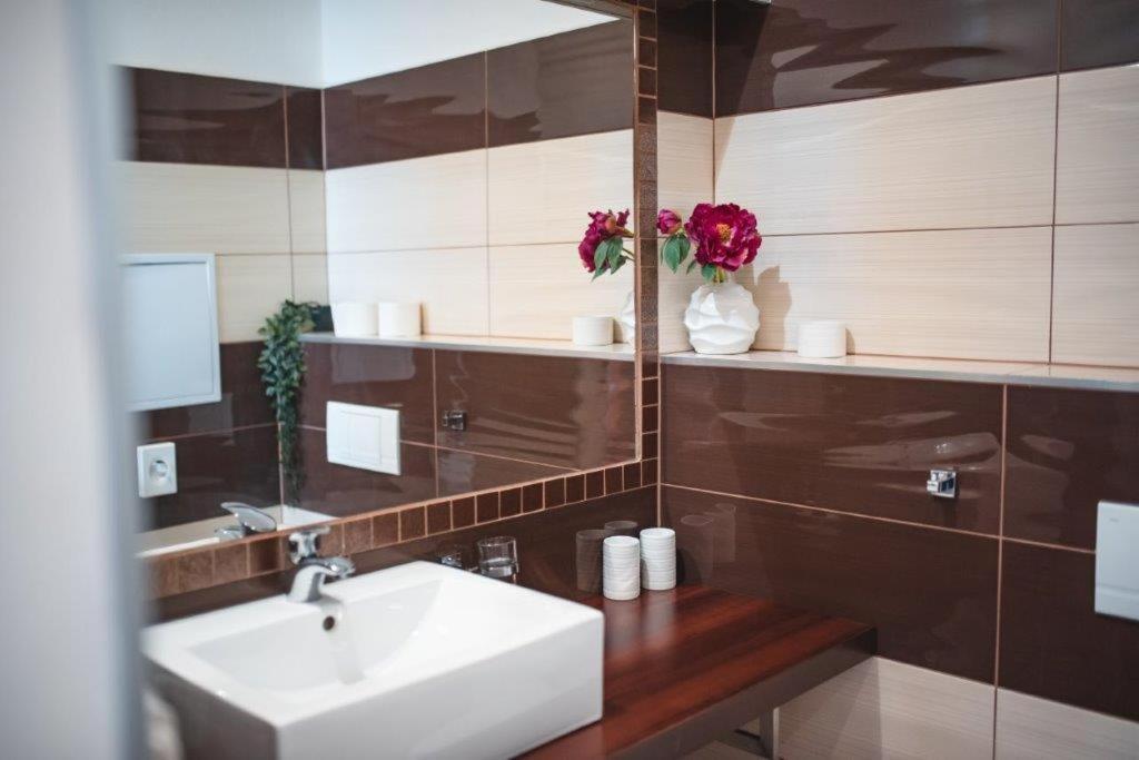 Wellness Hotel Lucia Veselí nad Lužnicí Zewnętrze zdjęcie